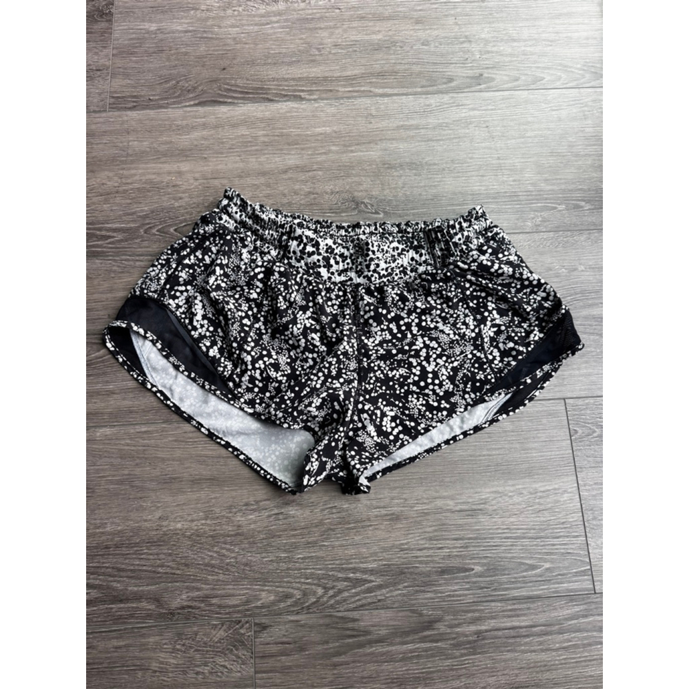 Lululemon Hotty Hot Black White Floral  Shorts M